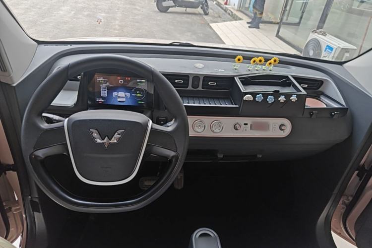 Used Wuling Hongguang MINIEV 2021 Macaron Premium Model – Lithium-NMC Center Console