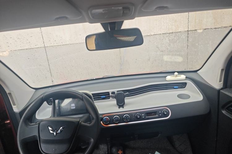 Used Wuling Hongguang MINIEV 2021 Macaron Premium Model – Lithium Iron Phosphate Center Console