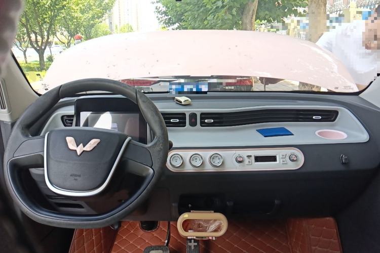 Used Wuling Hongguang MINIEV 2021 Macaron Premium Model – Lithium Iron Phosphate Center Console