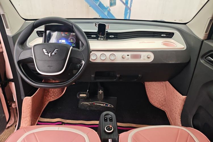 Used Wuling Hongguang MINIEV 2021 Macaron Premium Model – Lithium Iron Phosphate Center Console