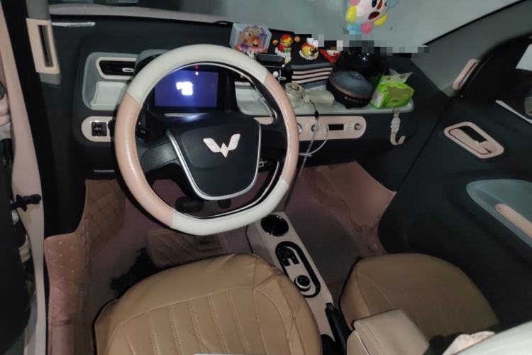 Used Wuling Hongguang MINIEV 2021 Macaron Premium Model – Lithium Iron Phosphate Center Console