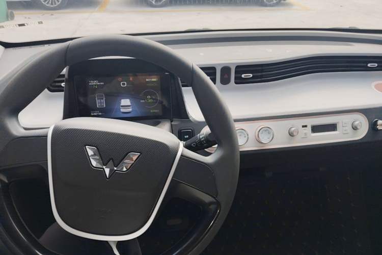 Used Wuling Hongguang MINIEV 2021 Macaron Premium Model – Lithium Iron Phosphate Center Console