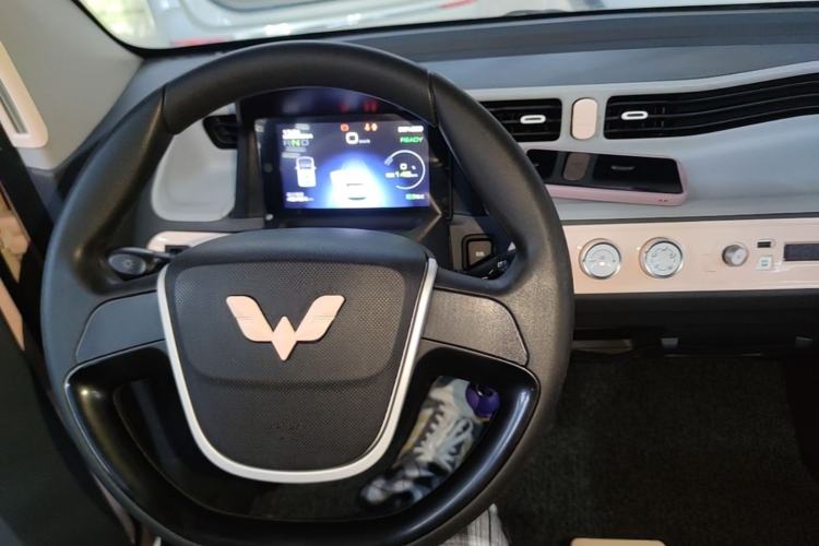 Used Wuling Hongguang MINIEV 2021 Macaron Premium Model – Lithium Iron Phosphate Center Console