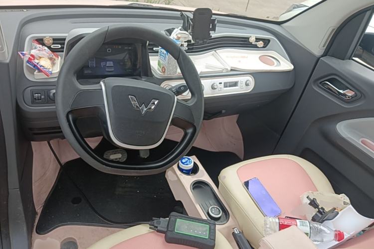 Used Wuling Hongguang MINIEV 2021 Macaron Fashion Edition Lithium-Ion Battery Center Console