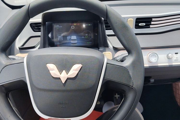 Used Wuling Hongguang MINIEV 2021 Macaron Fashion Model Lithium Iron Phosphate Center Console