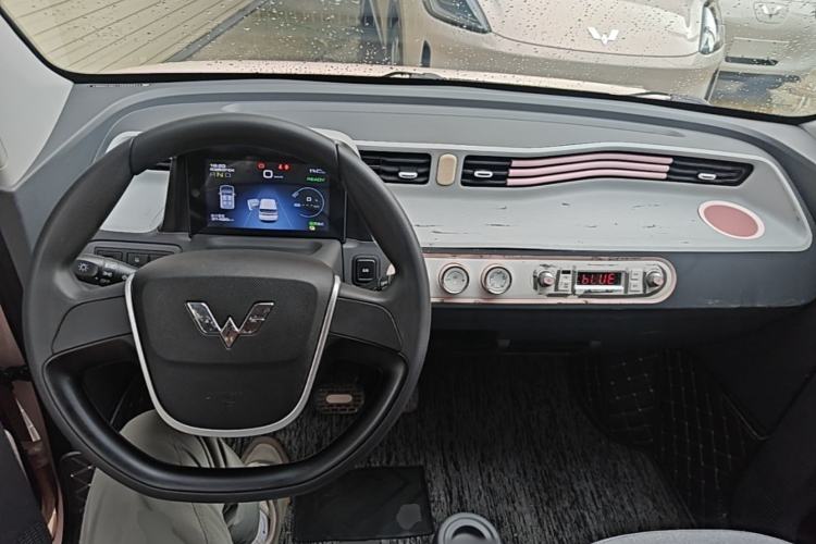 Used Wuling Hongguang MINIEV 2021 Macaron Premium Model – Lithium Iron Phosphate Center Console