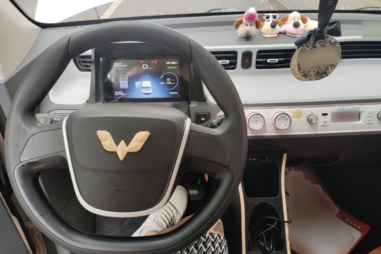 Used Wuling Hongguang MINIEV 2021 Macaron Fashion Edition Lithium-Ion Battery Center Console