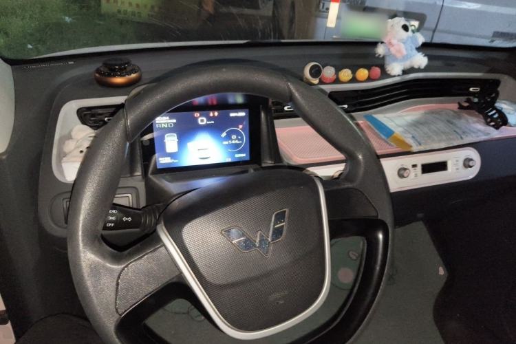 Used Wuling Hongguang MINIEV 2021 Macaron Premium Model – Lithium Iron Phosphate Center Console