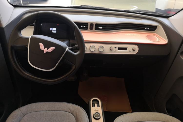 Used Wuling Hongguang MINIEV 2021 Macaron Premium Model – Lithium Iron Phosphate Center Console