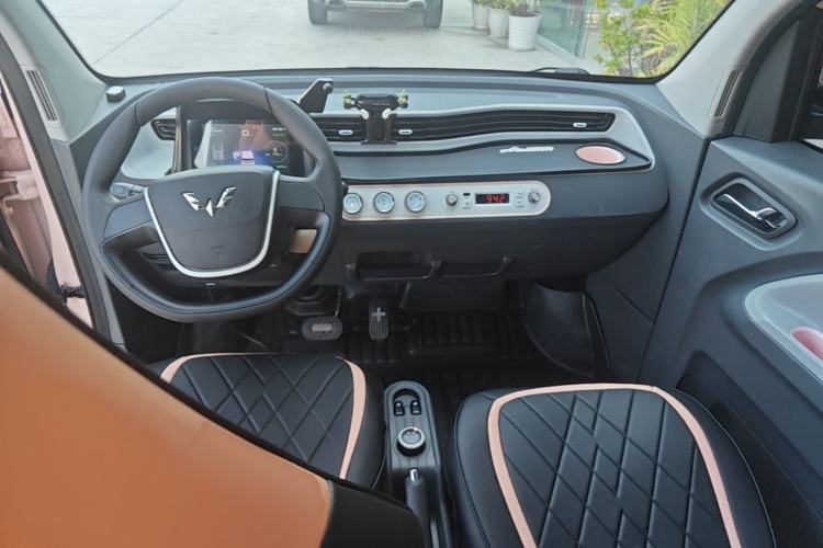 Used Wuling Hongguang MINIEV 2021 Macaron Premium Model – Lithium-NMC Center Console