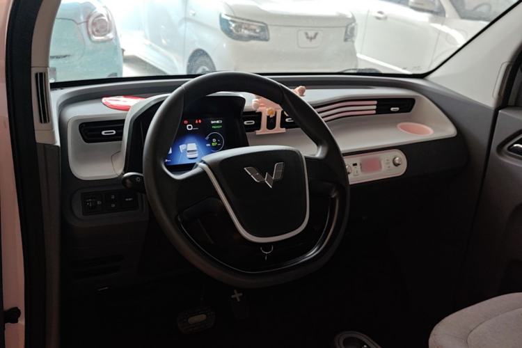 Used Wuling Hongguang MINIEV 2021 Macaron Premium Model – Lithium Iron Phosphate Center Console