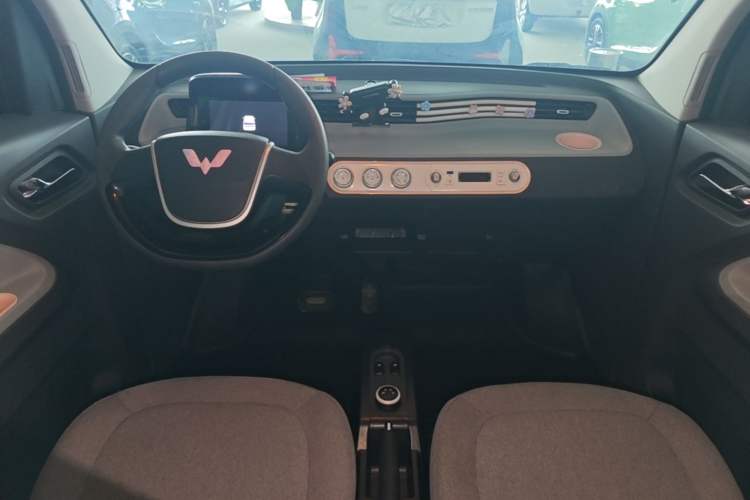Used Wuling Hongguang MINIEV 2021 Macaron Premium Model – Lithium Iron Phosphate Center Console