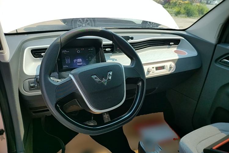 Used Wuling Hongguang MINIEV 2021 Macaron Fashion Model Lithium Iron Phosphate Center Console