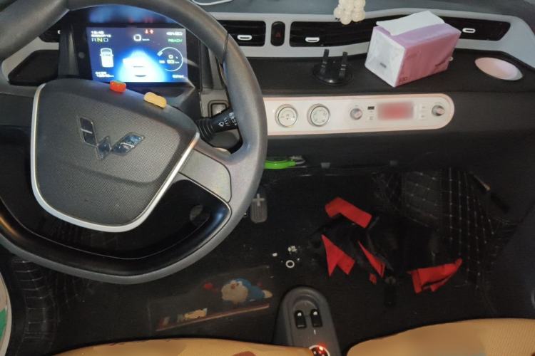 Used Wuling Hongguang MINIEV 2021 Macaron Premium Model – Lithium Iron Phosphate Center Console