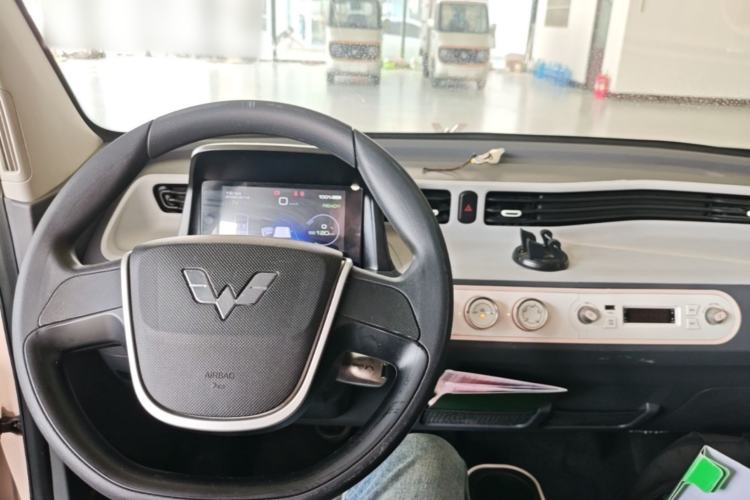 Used Wuling Hongguang MINIEV 2021 Macaron Fashion Edition Lithium-Ion Battery Center Console