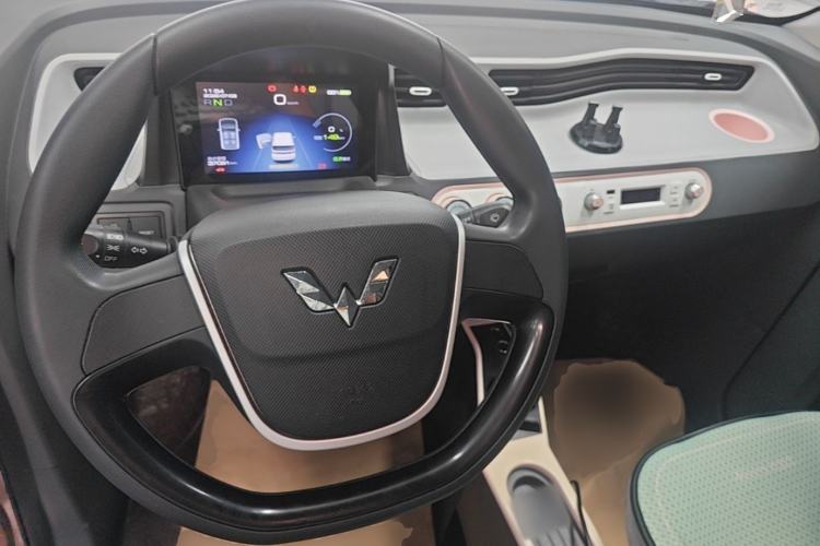 Used Wuling Hongguang MINIEV 2021 Macaron Premium Model – Lithium Iron Phosphate Center Console