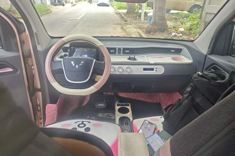 Used Wuling Hongguang MINIEV 2021 Macaron Premium Model – Lithium-NMC Center Console