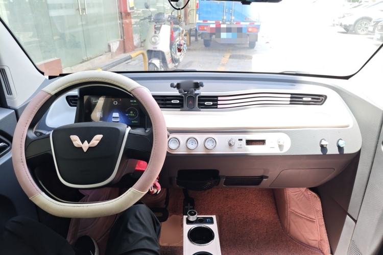 Used Wuling Hongguang MINIEV 2021 Macaron Premium Model – Lithium Iron Phosphate Center Console