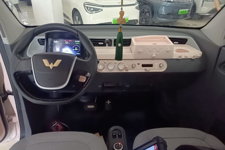 Used Wuling Hongguang MINIEV 2021 Macaron Premium Model – Lithium Iron Phosphate Center Console