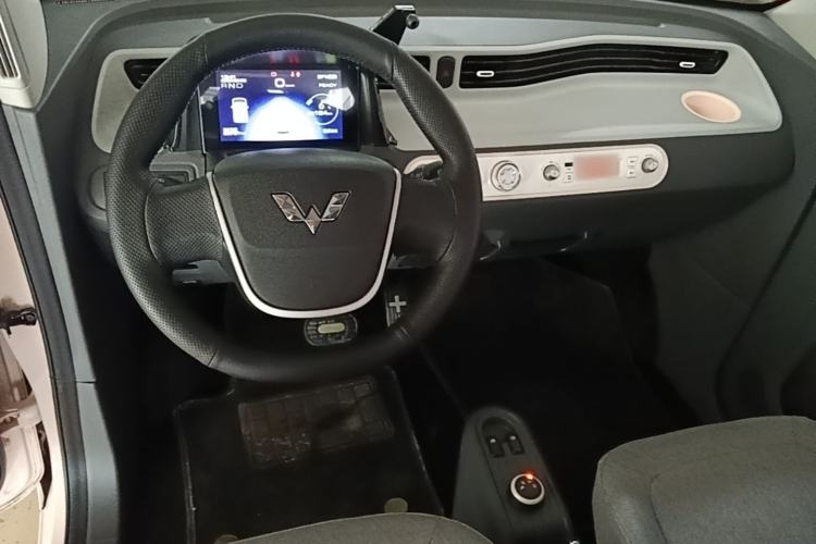 Used Wuling Hongguang MINIEV 2021 Macaron Premium Model – Lithium Iron Phosphate Center Console
