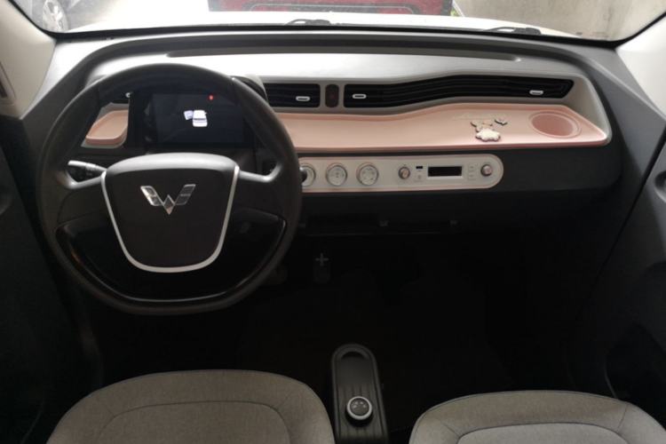 Used Wuling Hongguang MINIEV 2021 Macaron Fashion Model Lithium Iron Phosphate Center Console