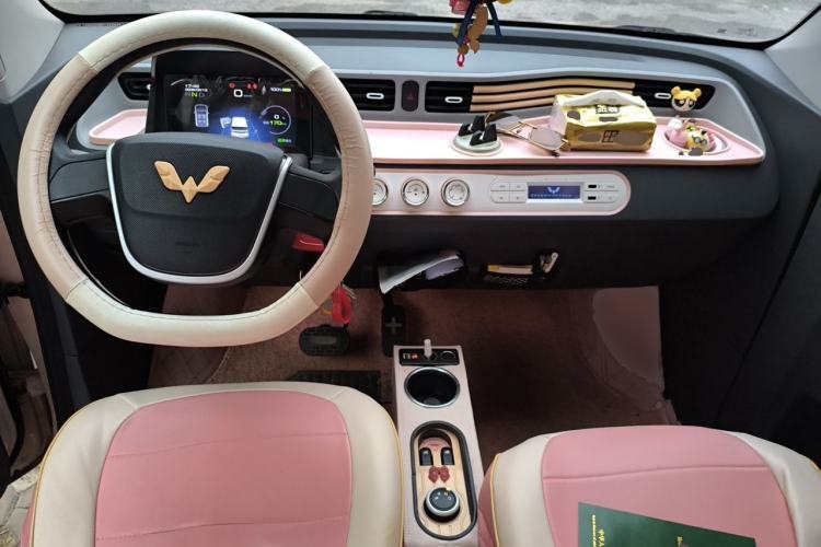 Used Wuling Hongguang MINIEV 2021 Macaron Premium Model – Lithium-NMC Center Console