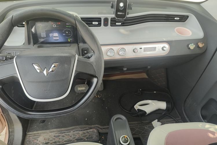 Used Wuling Hongguang MINIEV 2021 Macaron Premium Model – Lithium Iron Phosphate Center Console