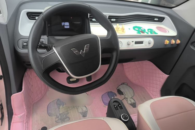 Used Wuling Hongguang MINIEV 2021 Macaron Fashion Model Lithium Iron Phosphate Center Console