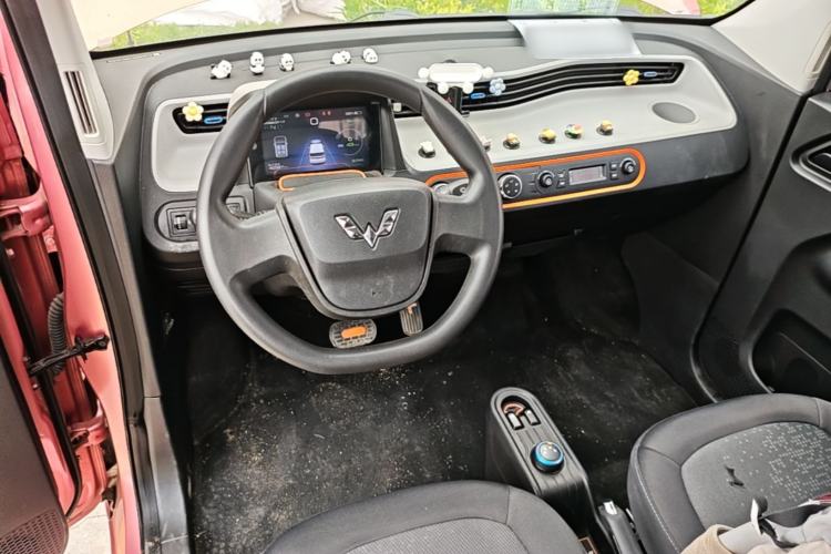Used Wuling Hongguang MINIEV 2021 Macaron Fashion Edition Lithium-Ion Battery Center Console