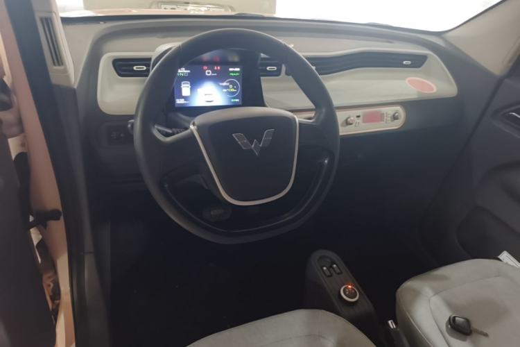 Used Wuling Hongguang MINIEV 2021 Macaron Fashion Model Lithium Iron Phosphate Center Console