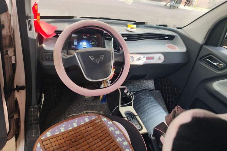 Used Wuling Hongguang MINIEV 2021 Macaron Premium Model – Lithium Iron Phosphate Center Console