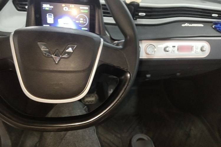 Used Wuling Hongguang MINIEV 2021 Macaron Premium Model – Lithium Iron Phosphate Center Console
