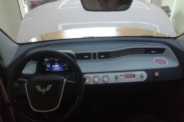Used Wuling Hongguang MINIEV 2021 Macaron Premium Model – Lithium Iron Phosphate Center Console