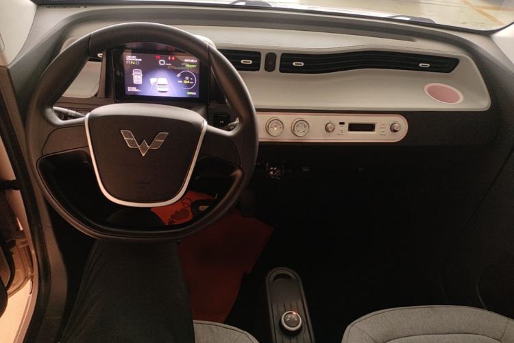 Used Wuling Hongguang MINIEV 2021 Macaron Premium Model – Lithium Iron Phosphate Center Console