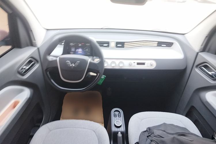 Used Wuling Hongguang MINIEV 2021 Macaron Fashion Edition Lithium-Ion Battery Center Console
