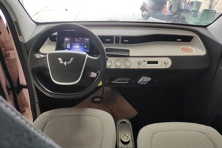 Used Wuling Hongguang MINIEV 2021 Macaron Fashion Edition Lithium-Ion Battery Center Console