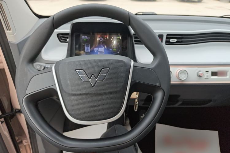 Used Wuling Hongguang MINIEV 2021 Macaron Fashion Model Lithium Iron Phosphate Center Console