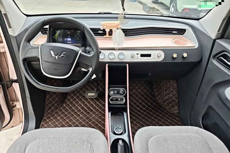 Used Wuling Hongguang MINIEV 2021 Macaron Premium Model – Lithium Iron Phosphate Center Console