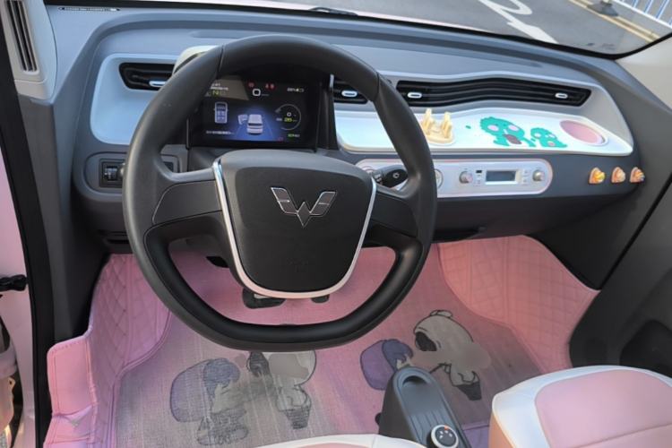 Used Wuling Hongguang MINIEV 2021 Macaron Fashion Model Lithium Iron Phosphate Center Console