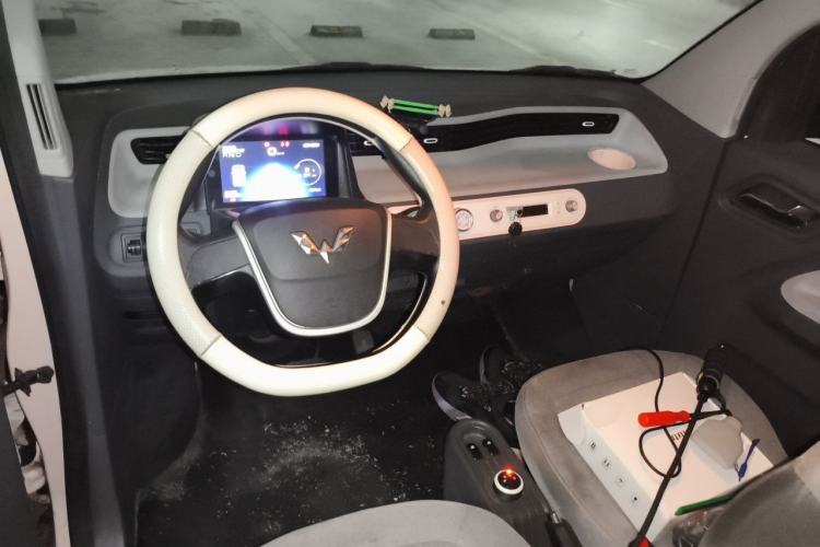 Used Wuling Hongguang MINIEV 2021 Macaron Premium Model – Lithium Iron Phosphate Center Console