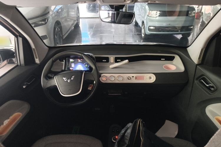 Used Wuling Hongguang MINIEV 2021 Macaron Premium Model – Lithium Iron Phosphate Center Console