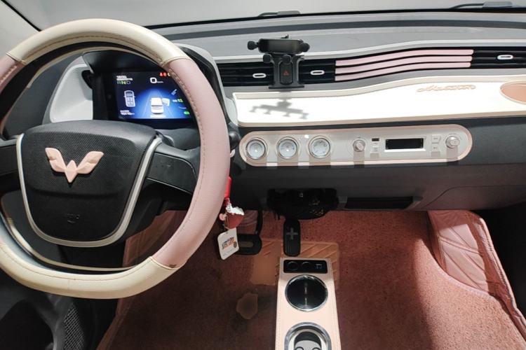 Used Wuling Hongguang MINIEV 2021 Macaron Premium Model – Lithium Iron Phosphate Center Console