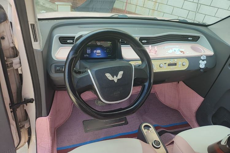 Used Wuling Hongguang MINIEV 2021 Macaron Fashion Edition Lithium-Ion Battery Center Console