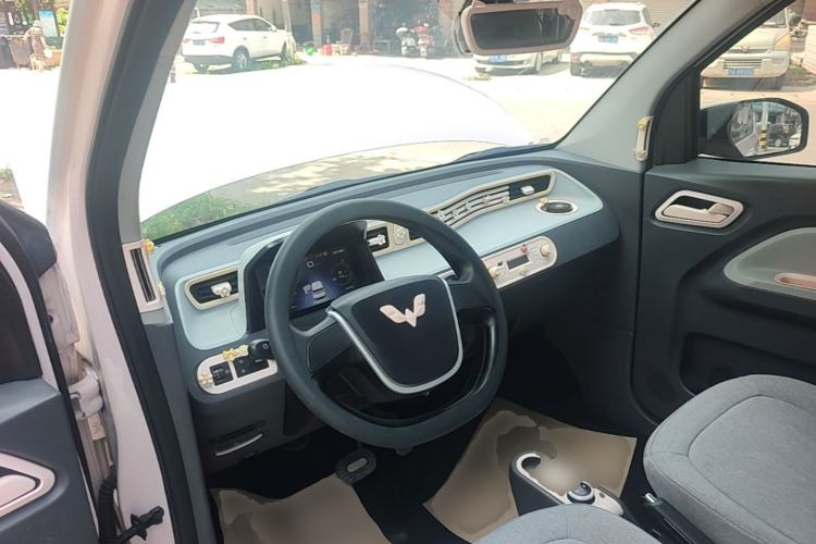 Used Wuling Hongguang MINIEV 2021 Macaron Fashion Edition Lithium-Ion Battery Center Console