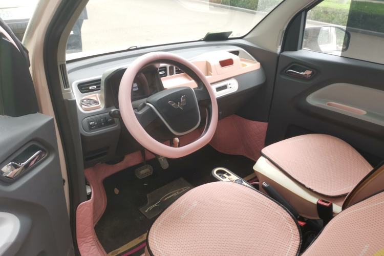 Used Wuling Hongguang MINIEV 2021 Macaron Premium Model – Lithium Iron Phosphate Center Console