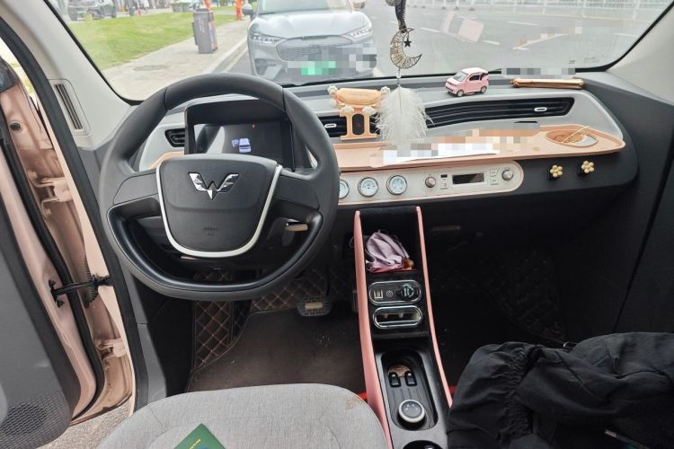 Used Wuling Hongguang MINIEV 2021 Macaron Premium Model – Lithium Iron Phosphate Center Console