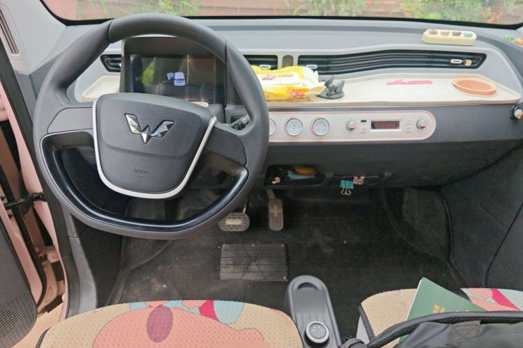 Used Wuling Hongguang MINIEV 2021 Macaron Premium Model – Lithium Iron Phosphate Center Console