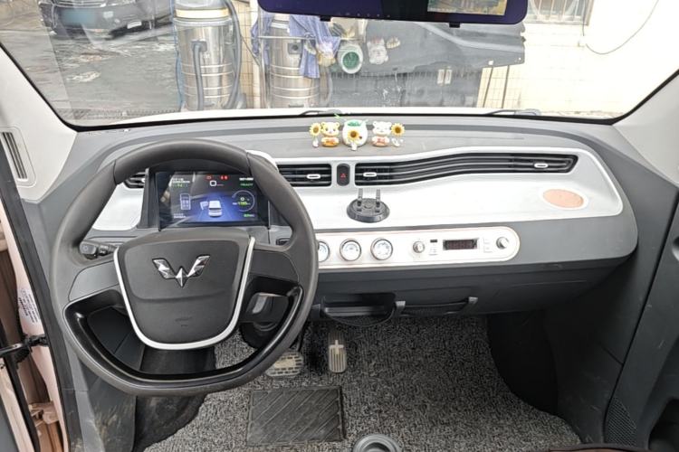 Used Wuling Hongguang MINIEV 2021 Macaron Premium Model – Lithium Iron Phosphate Center Console