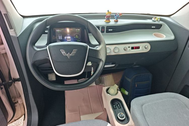 Used Wuling Hongguang MINIEV 2021 Macaron Premium Model – Lithium Iron Phosphate Center Console