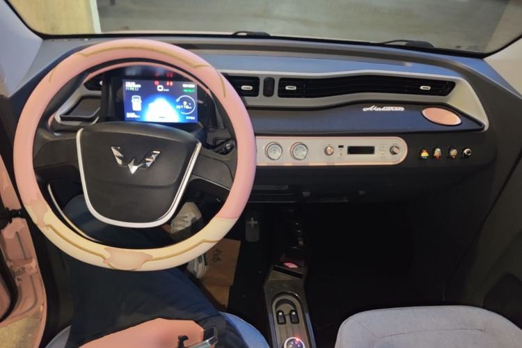 Used Wuling Hongguang MINIEV 2021 Macaron Premium Model – Lithium Iron Phosphate Center Console